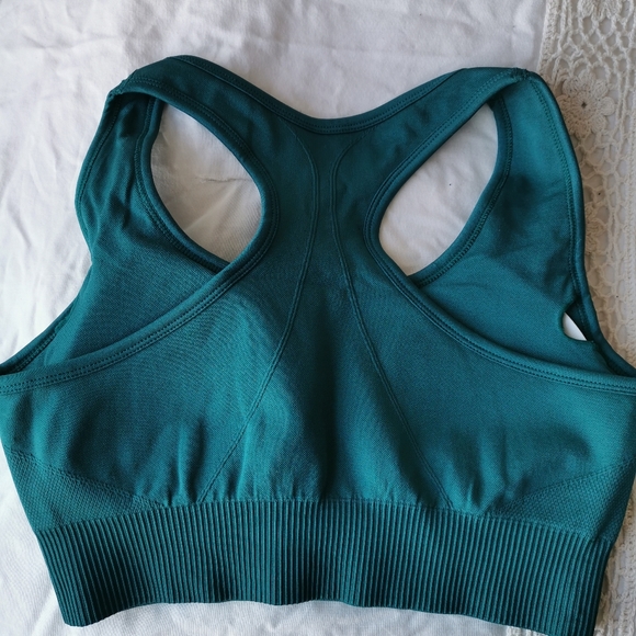 BEAND NEW Stunning Turquoise Gym Outfit - Picture 4 of 6